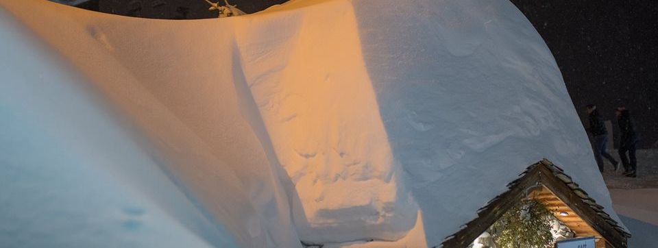 Immer weiter wachsen die extremen Schneeberge in Val Thorens in Frankreich.