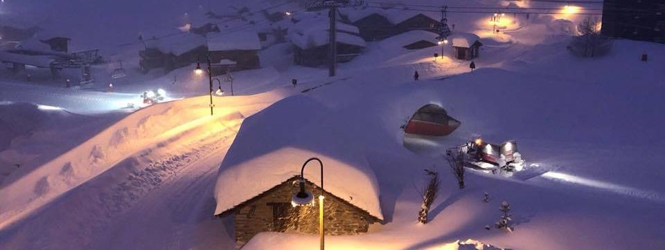 Schneemassen auch im französischen Tignes.