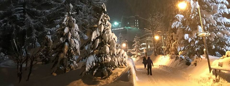 Lawinenwarnstufe 5: Skiorte von der Außenwelt abgeschnitten!