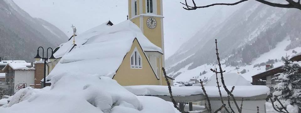 Lawinenwarnstufe 5: Skiorte von der Außenwelt abgeschnitten!