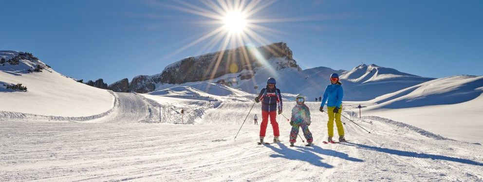 Einen richtig tollen Skitag können Familien am Ifen genießen.