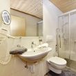 Apart Zimalis in Galtür Tirol bei Ischgl-Paznaun, Badezimmerbeispiel - rollstuhlgerecht