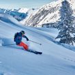 Ski tourers and freeriders can enjoy themselves in the deep snow off the pistes.