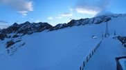 Archived webcam image showing Schwarze Schneid Gondola Rettenbach Glacier on 5 May 2026 at 00:29