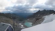 Archiviertes Webcam Bild: Sölden Rettenbachgletscher: Weltcupstrecke an der Schwarze Schneid Bahn am 23.07.2026 um 07:53 Uhr