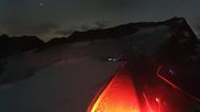 Archiviertes Webcam Bild: Sölden Rettenbachgletscher: Weltcupstrecke an der Schwarze Schneid Bahn am 23.07.2026 um 02:53 Uhr