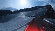 Archived webcam image showing Schwarze Schneid Gondola Rettenbach Glacier on 1 Aug 2026 at 00:24