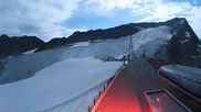 Archived webcam image showing Schwarze Schneid Gondola Rettenbach Glacier on 1 Aug 2026 at 02:24