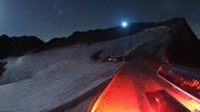 Archiviertes Webcam Bild: Sölden Rettenbachgletscher: Weltcupstrecke an der Schwarze Schneid Bahn am 07.09.2026 um 04:16 Uhr