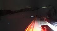 Archiviertes Webcam Bild: Sölden Rettenbachgletscher: Weltcupstrecke an der Schwarze Schneid Bahn am 10.10.2026 um 04:44 Uhr