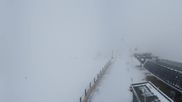 Archiviertes Webcam Bild: Sölden Rettenbachgletscher: Weltcupstrecke an der Schwarze Schneid Bahn am 10.10.2026 um 12:44 Uhr