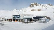 Archiviertes Webcam Bild: Sölden: Tiefenbachgletscher Talstation und Parkplatz am 12.04.2026 um 08:39 Uhr