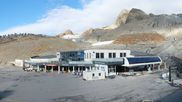 Archiviertes Webcam Bild: Sölden: Tiefenbachgletscher Talstation und Parkplatz am 26.08.2026 um 08:57 Uhr