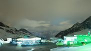 Archiviertes Webcam Bild: Sölden Rettenbachgletscher: Weltcuptribüne und Talstation am 13.04.2026 um 00:32 Uhr