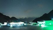 Archiviertes Webcam Bild: Sölden Rettenbachgletscher: Weltcuptribüne und Talstation am 12.07.2026 um 02:15 Uhr