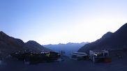 Archiviertes Webcam Bild: Sölden Rettenbachgletscher: Weltcuptribüne und Talstation am 01.10.2026 um 07:27 Uhr