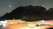 Archiviertes Webcam Bild: Sölden Rettenbachgletscher: Weltcuptribüne und Talstation am 15.10.2026 um 04:31 Uhr