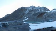 Archived webcam image showing Rettenbachgletscher Sölden on 19 Oct 2026 at 08:47