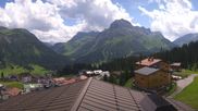 Archiviertes Webcam Bild: Oberlech: Hotel Goldener Berg am 21.07.2026 um 14:23 Uhr