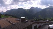 Archiviertes Webcam Bild: Oberlech: Hotel Goldener Berg am 21.07.2026 um 10:23 Uhr
