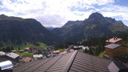 Archived webcam image showing Hotel Goldener Berg: village view Oberlech on 7 Sep 2026 at 12:17