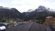 Archived webcam image showing Hotel Goldener Berg: village view Oberlech on 27 Oct 2026 at 07:50