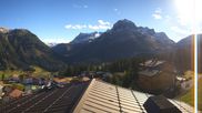 Archived webcam image showing Hotel Goldener Berg: village view Oberlech on 27 Oct 2026 at 14:50