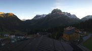 Archived webcam image showing Hotel Goldener Berg: village view Oberlech on 27 Oct 2026 at 16:50