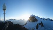 Archiviertes Webcam Bild: Zermatt Kleinmatterhorn: Gletscherskigebiet am 12.07.2026 um 06:37 Uhr