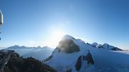 Archiviertes Webcam Bild: Zermatt Kleinmatterhorn: Gletscherskigebiet am 12.07.2026 um 07:37 Uhr