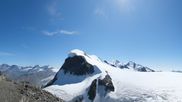 Archiviertes Webcam Bild: Zermatt Kleinmatterhorn: Gletscherskigebiet am 12.07.2026 um 10:37 Uhr