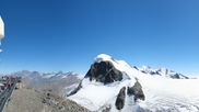 Archiviertes Webcam Bild: Zermatt Kleinmatterhorn: Gletscherskigebiet am 28.07.2026 um 12:10 Uhr