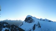 Archiviertes Webcam Bild: Zermatt Kleinmatterhorn: Gletscherskigebiet am 26.08.2026 um 08:47 Uhr