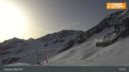 Archiviertes Webcam Bild: Stubaier Gletscher: Bergstation Eisgrat am 12.04.2026 um 08:34 Uhr