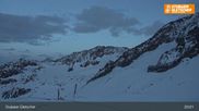 Archiviertes Webcam Bild: Stubaier Gletscher: Bergstation Eisgrat am 12.04.2026 um 01:34 Uhr