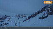 Archiviertes Webcam Bild: Stubaier Gletscher: Bergstation Eisgrat am 12.04.2026 um 21:07 Uhr