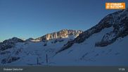 Archiviertes Webcam Bild: Stubaier Gletscher: Bergstation Eisgrat am 26 Feb 2026 um 03:55 Uhr