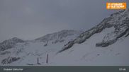 Archiviertes Webcam Bild: Stubaier Gletscher: Bergstation Eisgrat am 03.03.2026 um 08:18 Uhr