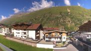Archiviertes Webcam Bild: Panoramablick Obergurgl: Hotel Edelweiss & Gurgl am 12.07.2026 um 08:36 Uhr