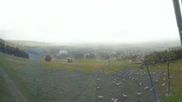 Archiviertes Webcam Bild: Oberwiesenthal - Webcam auf den Haupthang des Skigebiets am Fichtelberg am 10.10.2026 um 12:57 Uhr