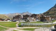 Archived webcam image showing Le Lac de Tignes, Tignes on 26 Sep 2026 at 12:13
