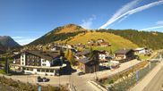 Archiviertes Webcam Bild: Lech am Arlberg: Blick von Sport Strolz am 17.10.2026 um 12:01 Uhr