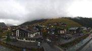 Archiviertes Webcam Bild: Lech am Arlberg: Blick von Sport Strolz am 28.10.2026 um 12:00 Uhr