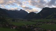 Archiviertes Webcam Bild: Mayrhofen im Zillertal: Panoramablick am 26.08.2026 um 07:24 Uhr
