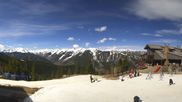 Archiviertes Webcam Bild: Aspen Mountain: Bergrestaurant Sundeck am 12.04.2026 um 18:21 Uhr