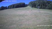 Archiviertes Webcam Bild: Blick auf die Talstation vom Skilift Dottingen am 12.07.2026 um 10:40 Uhr