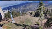 Archiviertes Webcam Bild: Gipfelblick nach Norden, Mont Sainte Anne, Quebec am 27.05.2026 um 14:09 Uhr