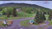 Archiviertes Webcam Bild: Blick auf die Talstation des Mont Sainte Anne am 27.05.2026 um 22:09 Uhr