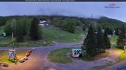 Archiviertes Webcam Bild: Blick auf die Talstation des Mont Sainte Anne am 28.05.2026 um 02:51 Uhr