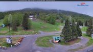Archiviertes Webcam Bild: Blick auf die Talstation des Mont Sainte Anne am 28.05.2026 um 14:47 Uhr